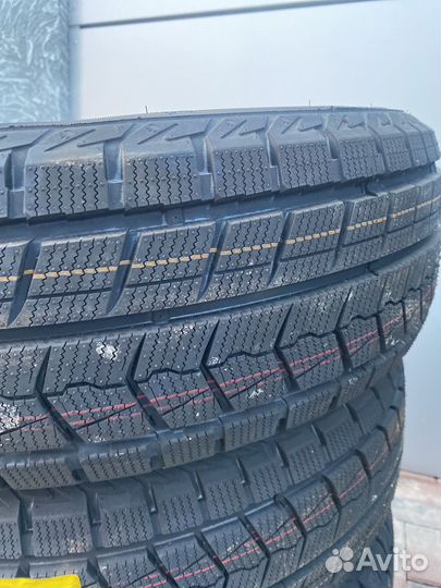 Sonix Snowrover 868 205/60 R16