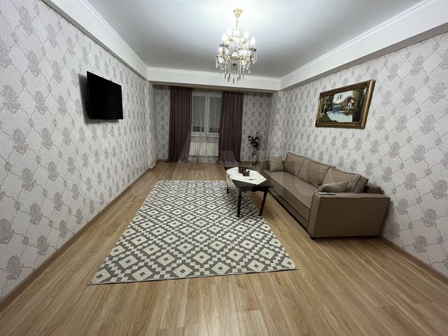 2-к. квартира, 77 м², 11/13 эт.