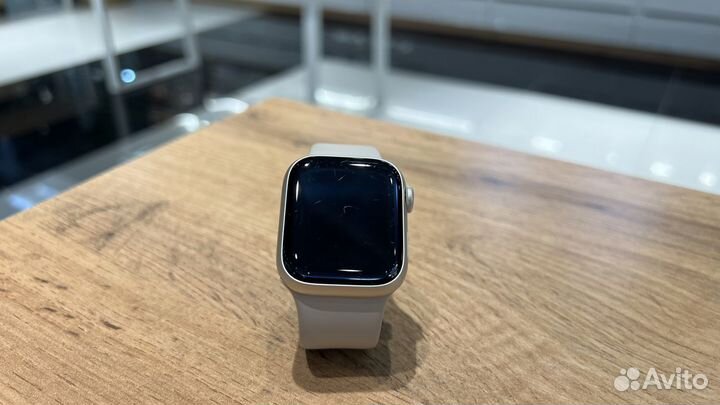 Apple Watch 8 41mm Starlight