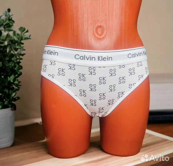 Набор женских трусов 3 штуки. Calvin Klein