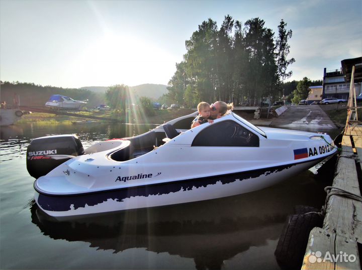 Прогулки на катере по Красноярскому морю, вейкборд