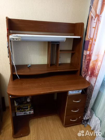 Компьютерный стол