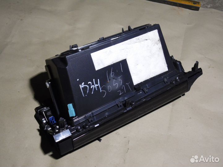 Вещевой ящик торпеды Лексус IS