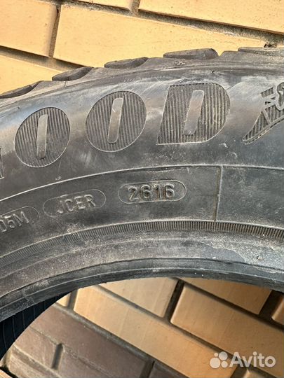 Goodyear Ultragrip Ice Arctic 215/60 R16 99T