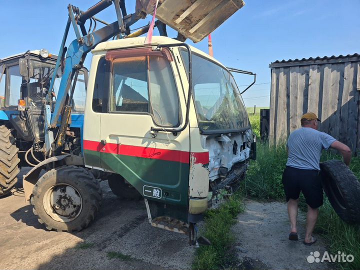 Кабина Nissan Diesel LK262