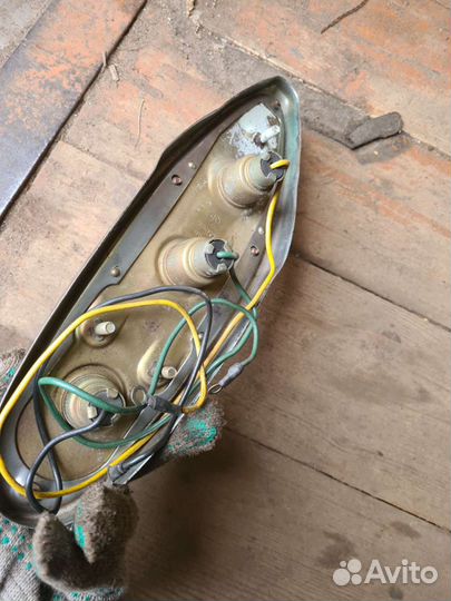 Москвич-403 407 408. стекла задний ранний фонари