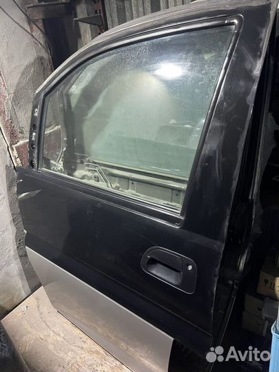 Дверь передняя левая Mitsubishi Delica