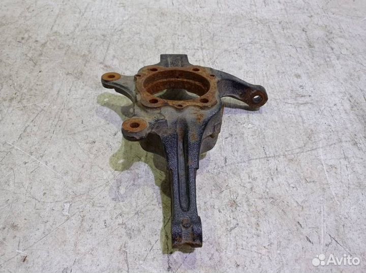 Кулак передний правый Киа