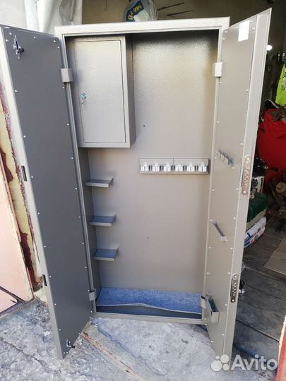 Оружейный сейф