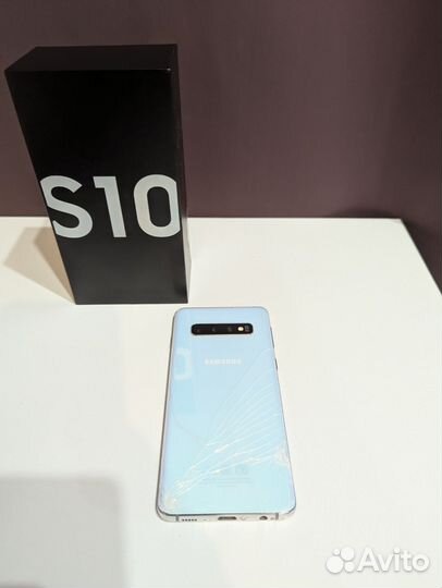 Samsung Galaxy S10, 8/128 ГБ