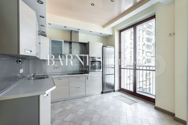 4-к. квартира, 150 м², 4/7 эт.