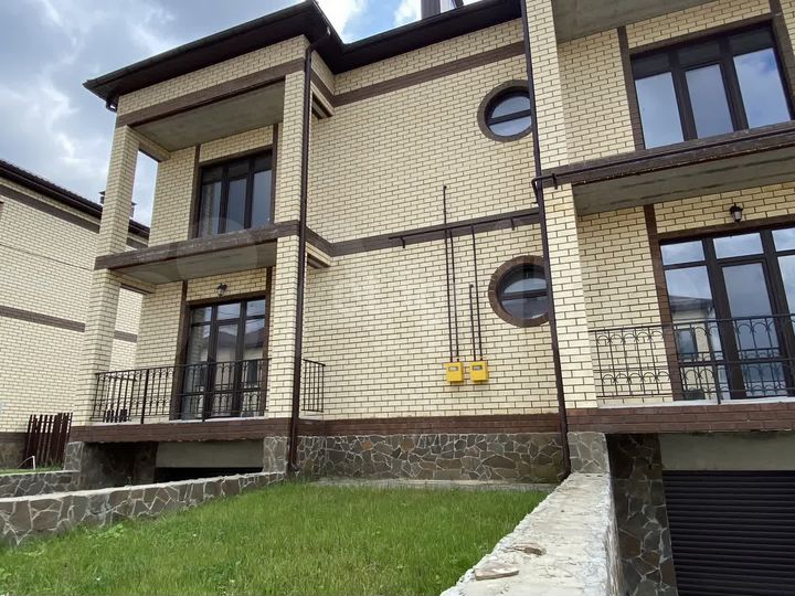 Таунхаус 110 м² на участке 6 сот.