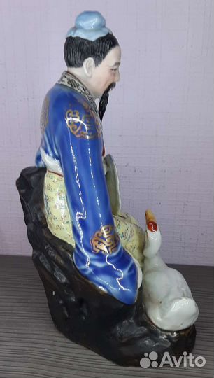 Фарфоровая статуэтка Китаец с гусем. Китай 50 годы