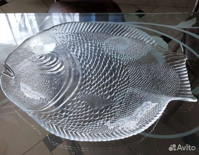 Красивый набор блюдо + 6 тарелок