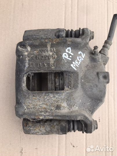 Передний правый суппорт Renault Megane 2