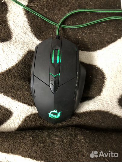 Игровая клавиатура и мышь