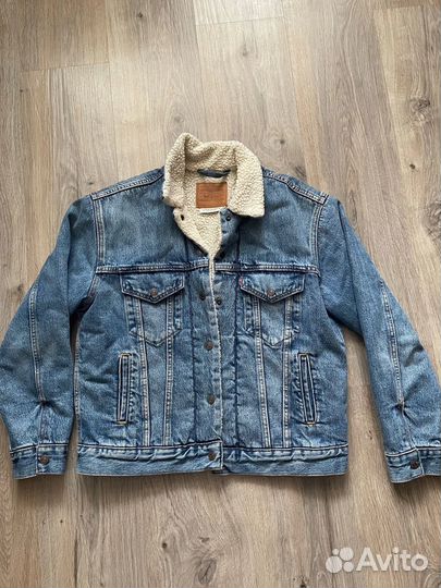 Джинсовая куртка женская levis с мехом