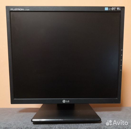 Монитор LG 17