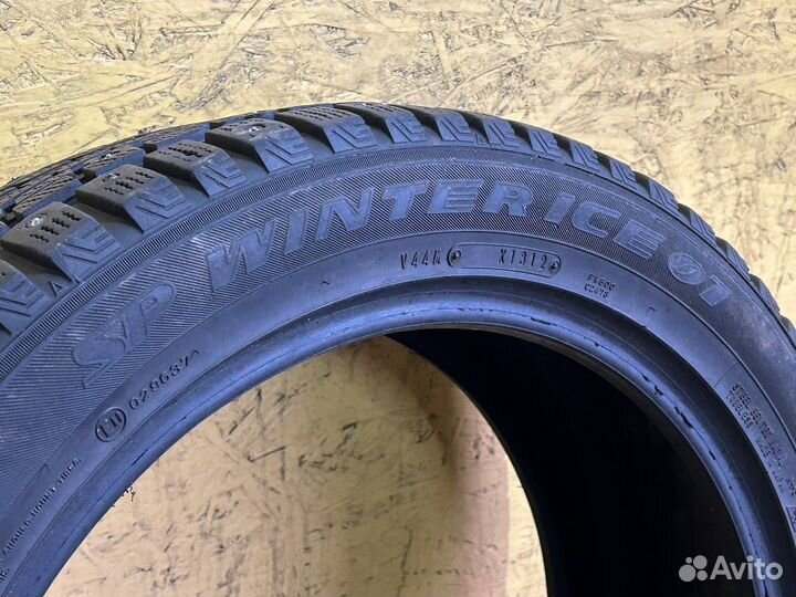 Dunlop SP Winter Ice 01 215/50 R17 95T