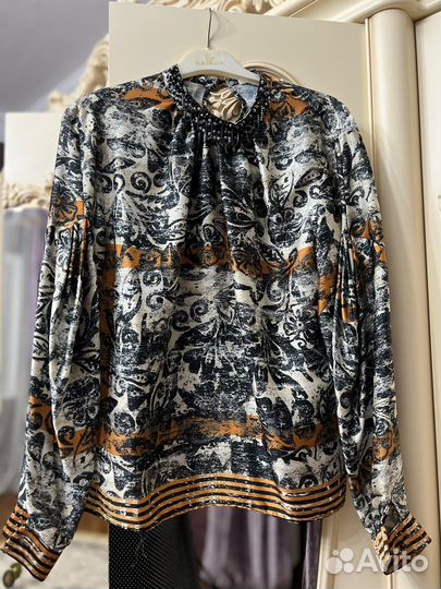 Много одежды