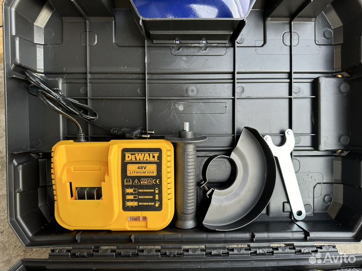Набор инструмент Dewalt 2 в 1 Гайковерт+ушм 125мм