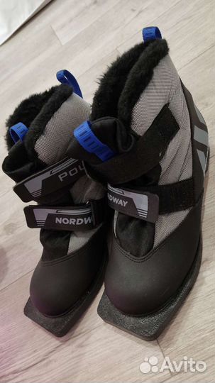 Лыжные ботинки