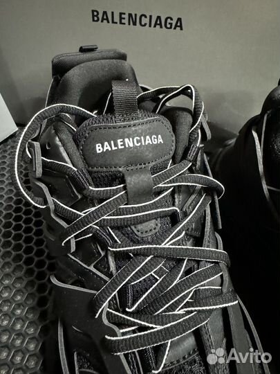 Balenciaga track 1 black