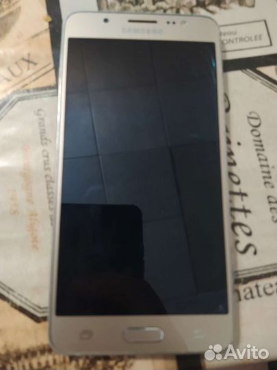 Телефон Samsung j5