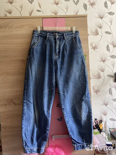 Джинсы бананы