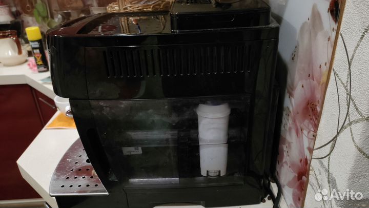 Кофемашина Delonghi magnifica s