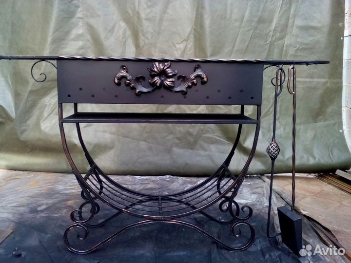 Мангалы с элементами ковки