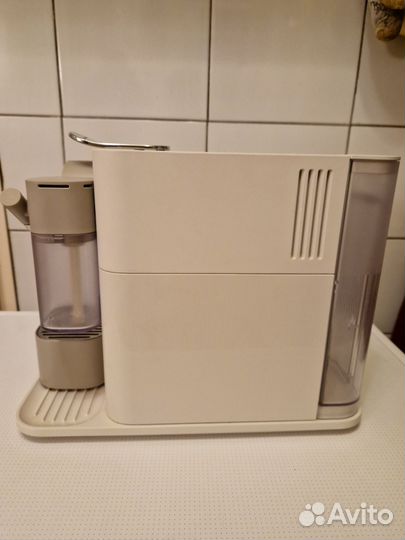 Капсульная кофеварка DeLonghi