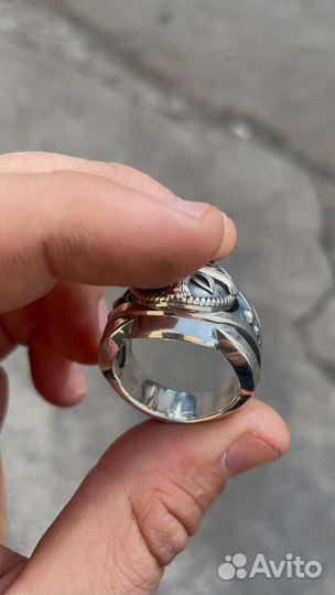 Серебряное кольцо 34 гр С барельефом крест
