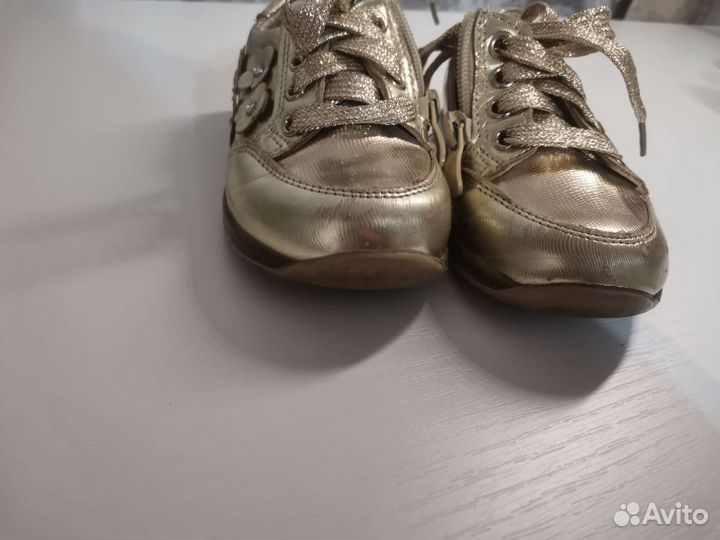 Кроссовки для девочек