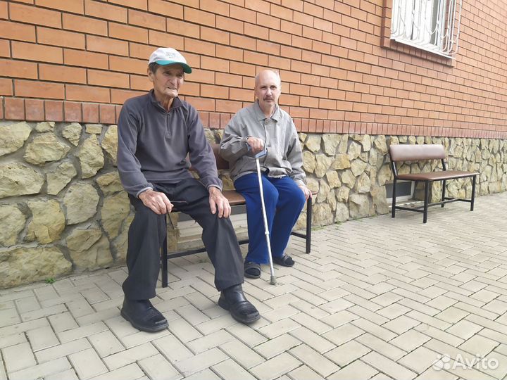 Дом престарелых. Уход за пожилыми людьми. Сиделка