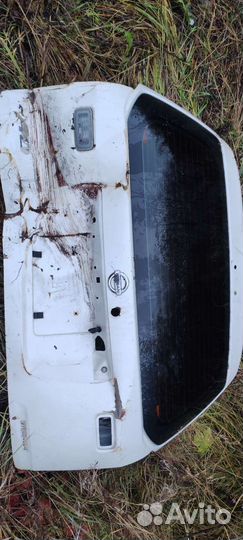 Стекло багажника nissan ад