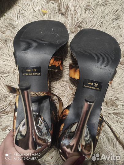 Продам босоножки 39р