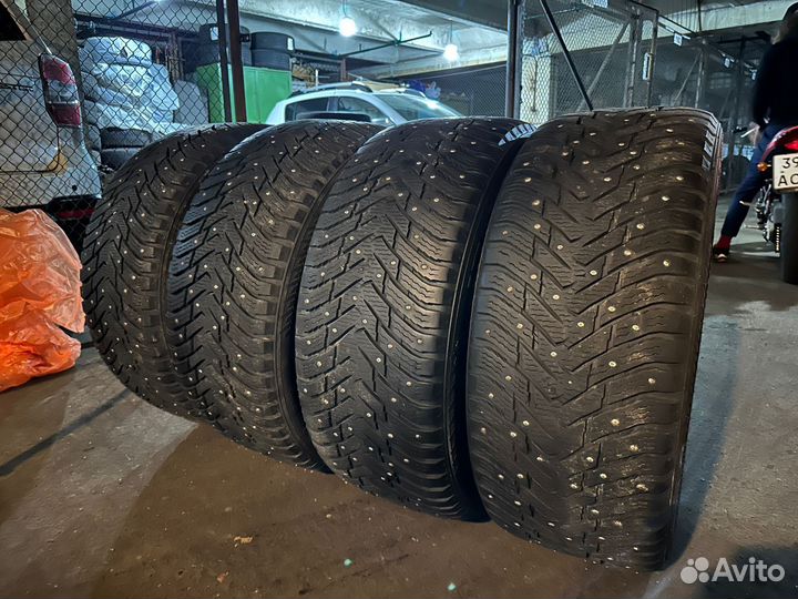 Nokian Tyres Hakkapeliitta 8 SUV 275/45 R21 110T