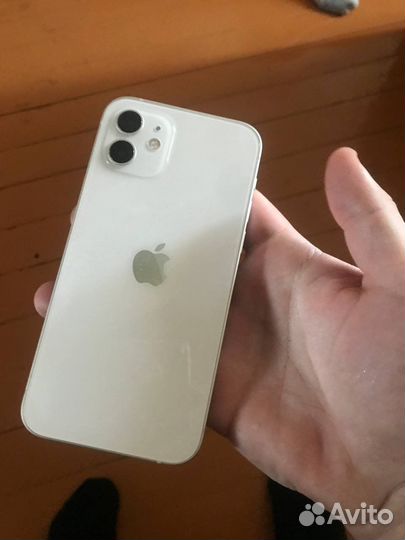 iPhone 12, 64 ГБ