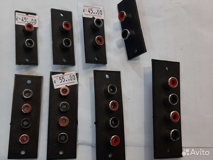 Терминал под 2-4 гнезда RCA