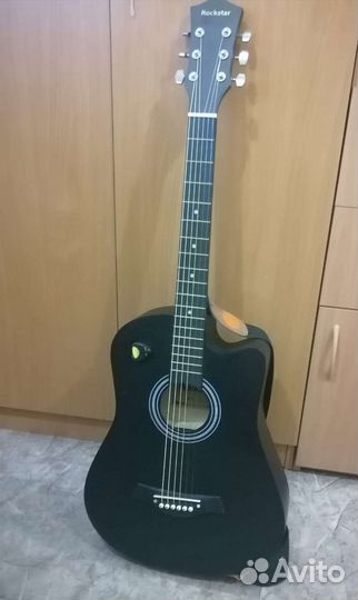 Акустическая гитара