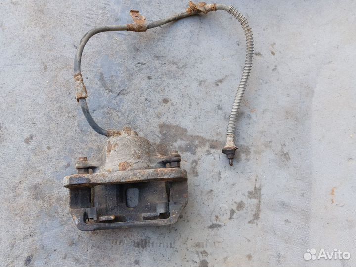 Суппорт передний правый Hyundai Sonata NF