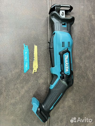 Сабельная пила makita JR105DZ