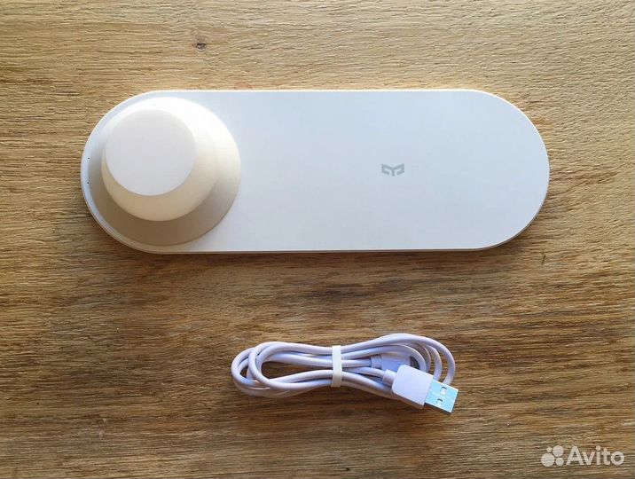 Xiaomi Ночник с беспроводной зарядкой смартфона