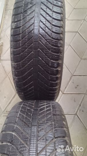 Goodyear Assurance TripleTred All-Season 235/55 R17 90H