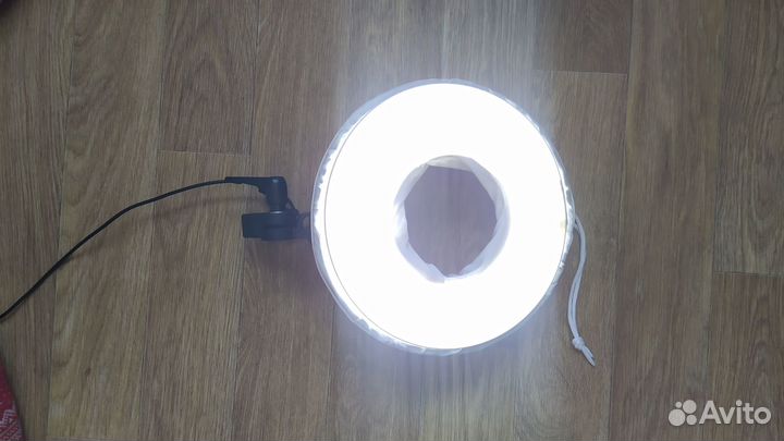 Светодиодная кольцевая лампа Falcon Eyes