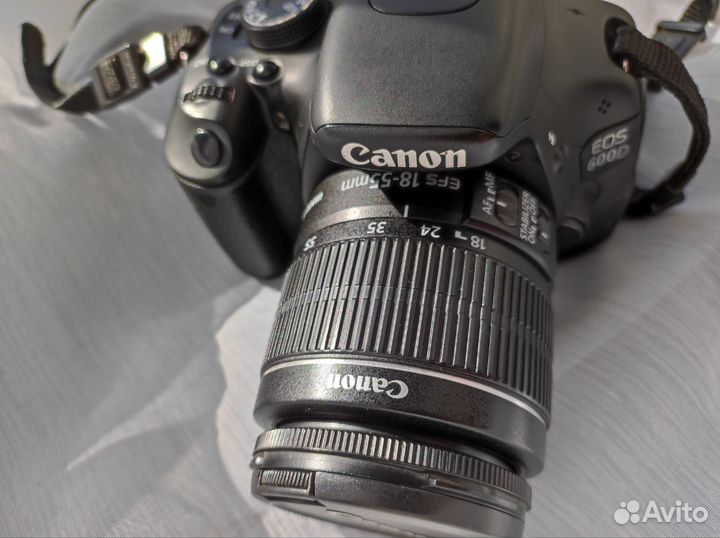 Зеркальный фотоаппарат canon 600d (пробег 35к)