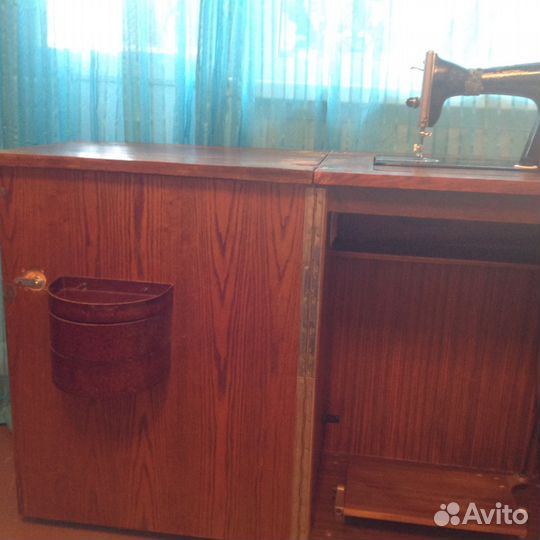 Швейная машинка Подольская с ножным приводом 2 М