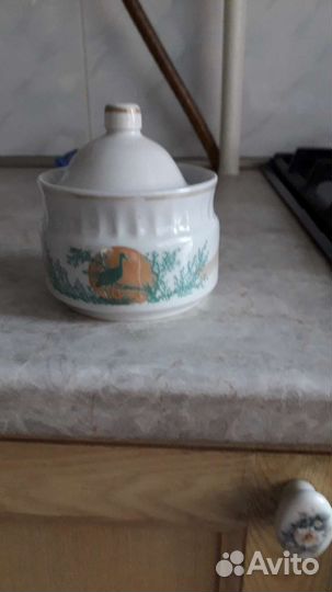 Чайник заварочный фарфоровый новый и сахарница