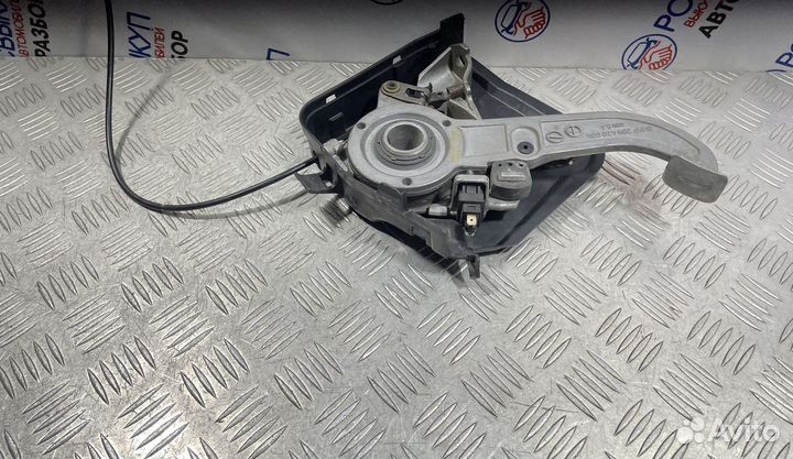 Рычаг стояночного тормоза Mercedes-Benz E-Class (W